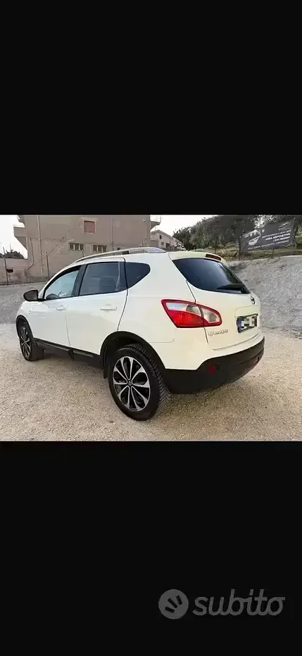 Usata Nissan Qashqai Tekna 110 CV (80 kW) 2013 Bianco SUV