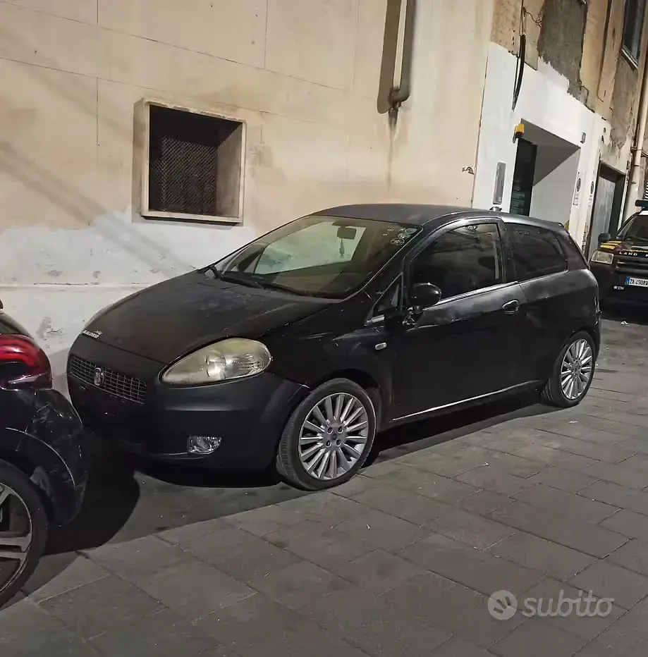 Usata Fiat Grande Punto 90 CV (66 kW) 2006 Nero Utilitaria