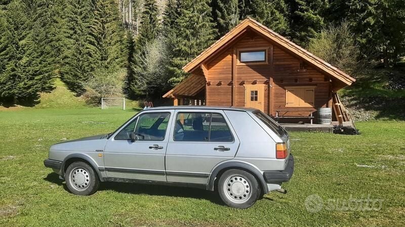 Grigio Usata 1987 VW Golf II Due volumi | 4900 € - Immagine 1/4