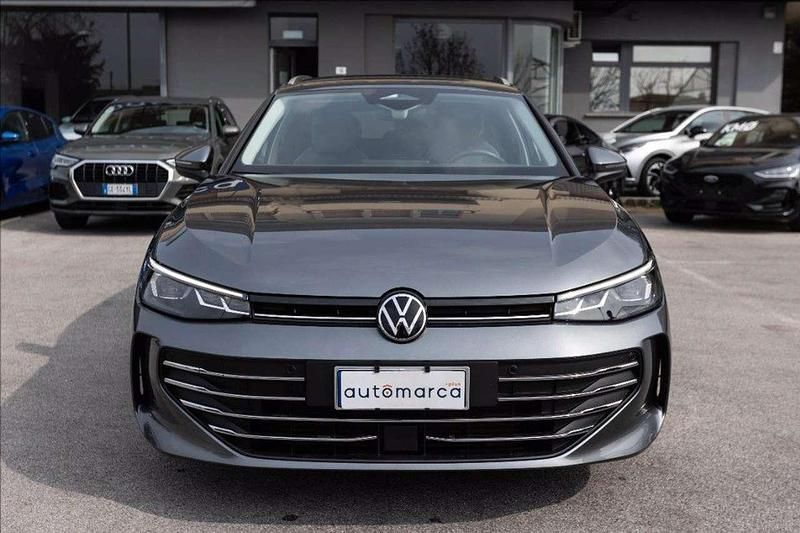 Usata VW Passat Business 150 CV (110 kW) 2024 Grigio Station wagon