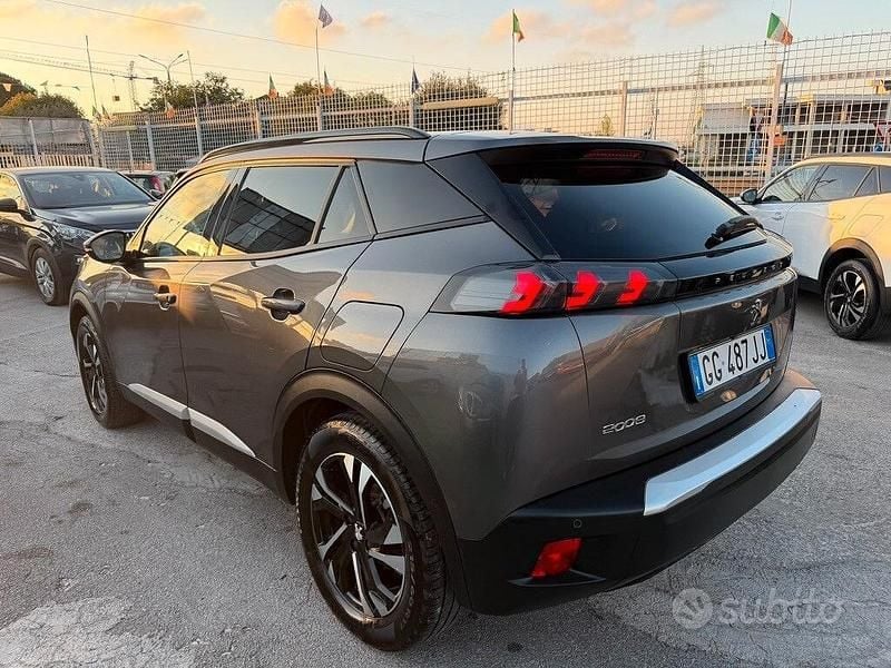 Usata Peugeot 2008 Allure 130 CV (95 kW) 2021 Grigio SUV