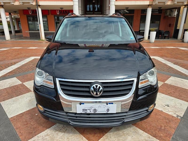 Usata VW Touran 105 CV (77 kW) 2010 Nero Monovolume