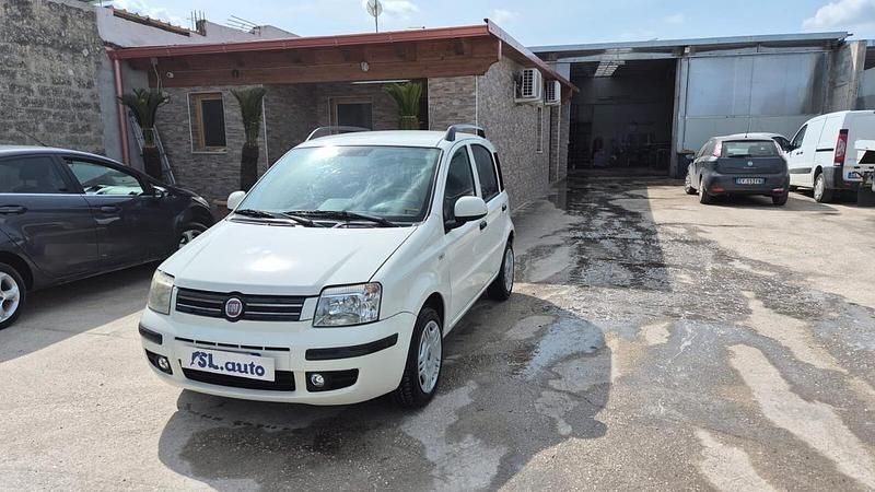 Usata Fiat Panda Pop 75 CV (55 kW) 2012 Bianco Utilitaria