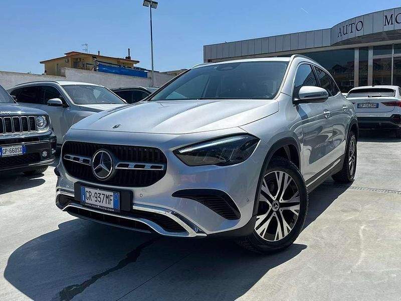 Usata Mercedes GLA200 Advanced Plus 150 CV (110 kW) 2023 Argento SUV
