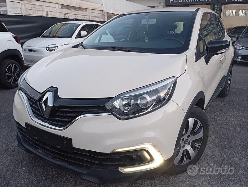 Beige Usata 2019 Renault Captur Business SUV | 10.500 € (Buon prezzo) - Immagine 1/4
