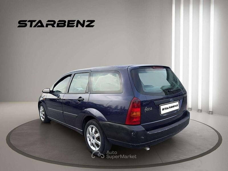 Usata Ford Focus Zetec 90 CV (66 kW) 2000 Blu/azzurro Station wagon