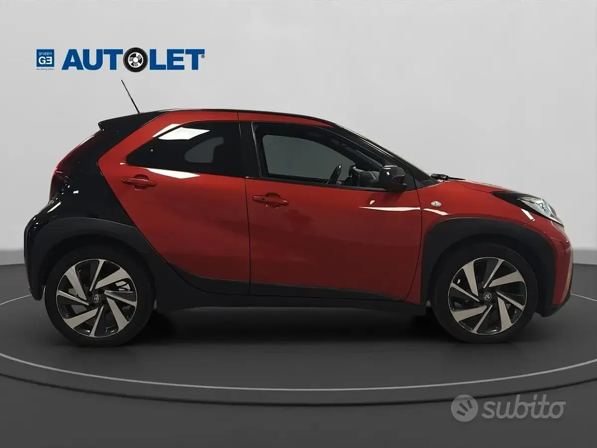 Usata Toyota Aygo X Lounge 72 CV (52 kW) 2022 Rosso SUV
