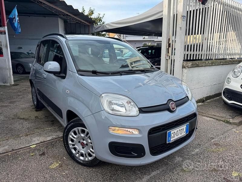 Usata Fiat Panda Lounge 69 CV (50 kW) 2020 Grigio Utilitaria