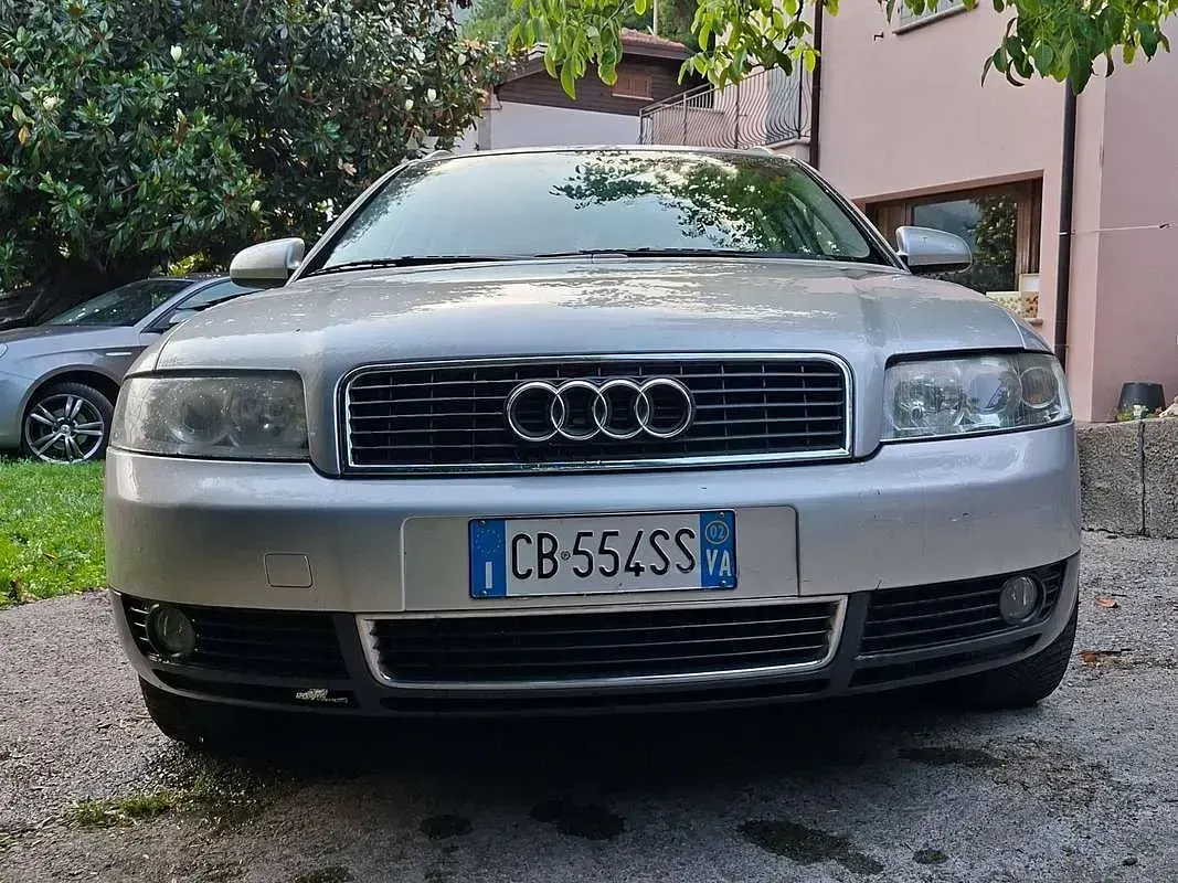 Usata Audi A4 131 CV (96 kW) 2002 Argento Station wagon