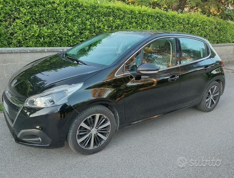 Usata Peugeot 208 2017 Utilitaria