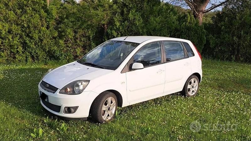 Usata Ford Fiesta 75 CV (55 kW) 2008 Utilitaria