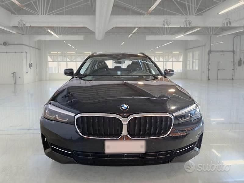 Usata BMW 518 Efficient Dynamics 150 CV (110 kW) 2022 Nero Station wagon