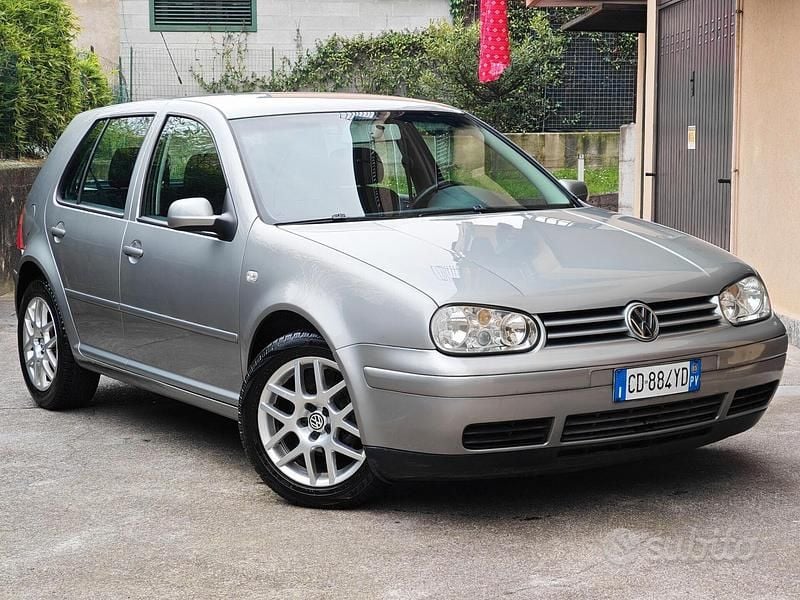 Usata VW Golf IV Highline 105 CV (77 kW) 2003 Grigio Berlina