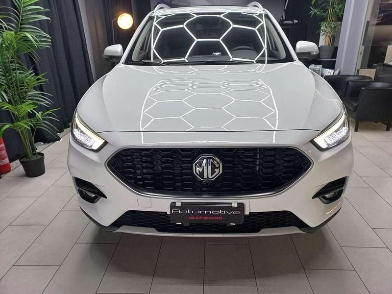 Usata MG ZS Luxury 111 CV (81 kW) 2022 Bianco SUV