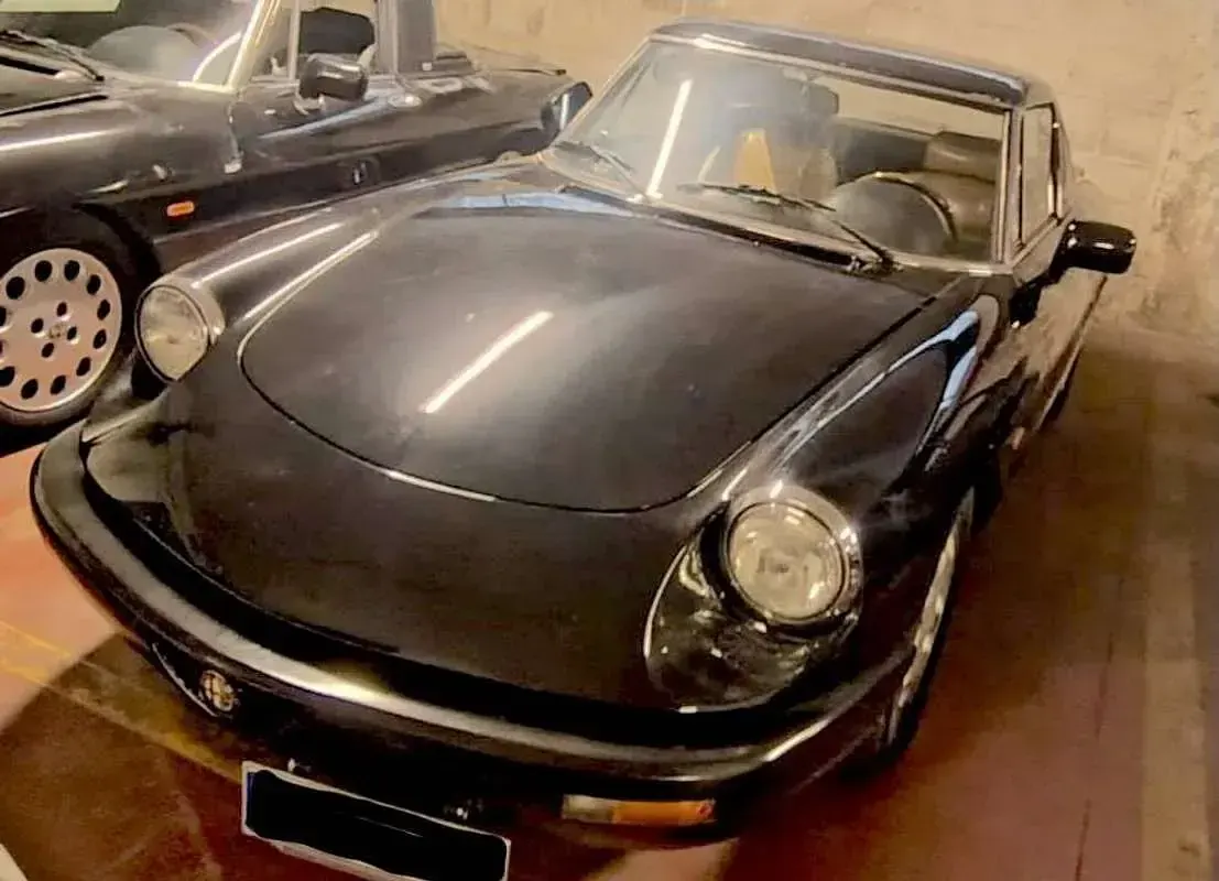 Usata Alfa Romeo Spider 117 CV (86 kW) 1992 Nero Cabrio
