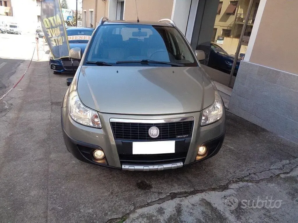 Usata Fiat Sedici Emotion 120 CV (88 kW) 2008 Marrone SUV