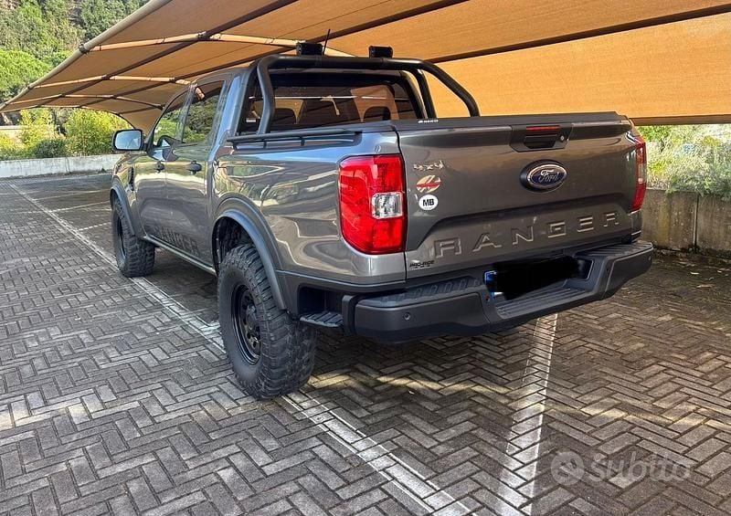 Usata Ford Ranger 170 CV (125 kW) 2023 Grigio Pick-up
