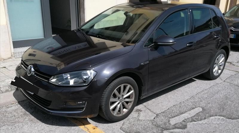 Usata 2016 VW Golf VII | 12.000 € (Buon prezzo) - Immagine 1/4