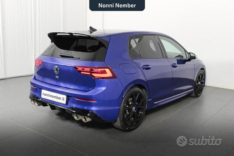 Usata VW Golf VIII R 333 CV (244 kW) 2023 Blu/azzurro Berlina