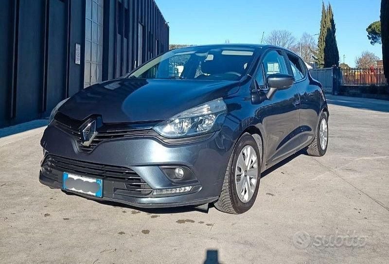 Grigio Usata 2018 Renault Clio IV Tre volumi | 7900 € - Immagine 1/4