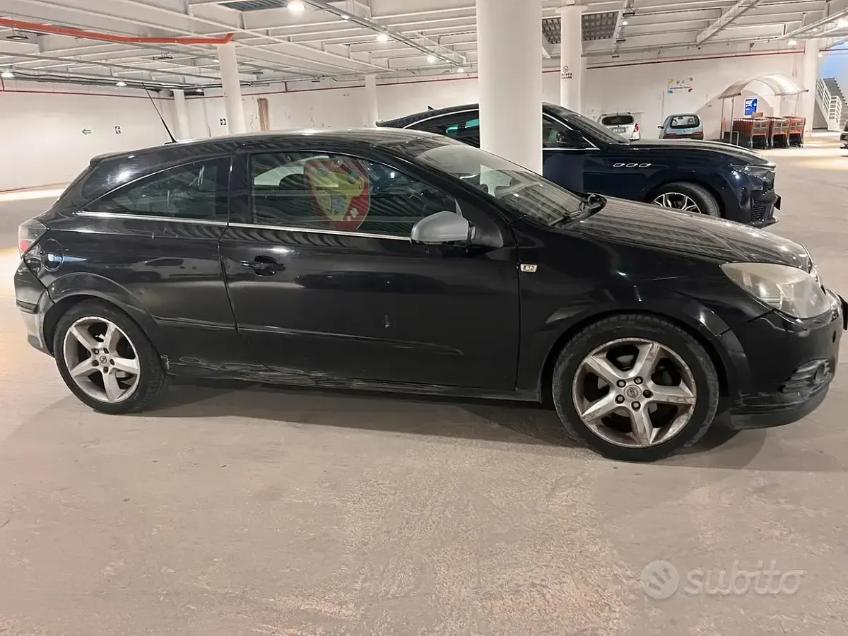Usata Opel Astra GTC 101 CV (74 kW) 2007 Coupé