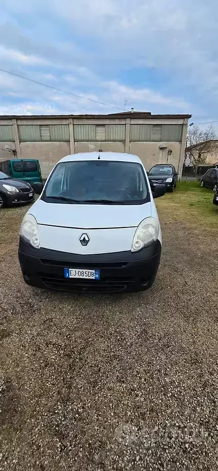 Usata Renault Kangoo 68 CV (50 kW) 2011 Monovolume