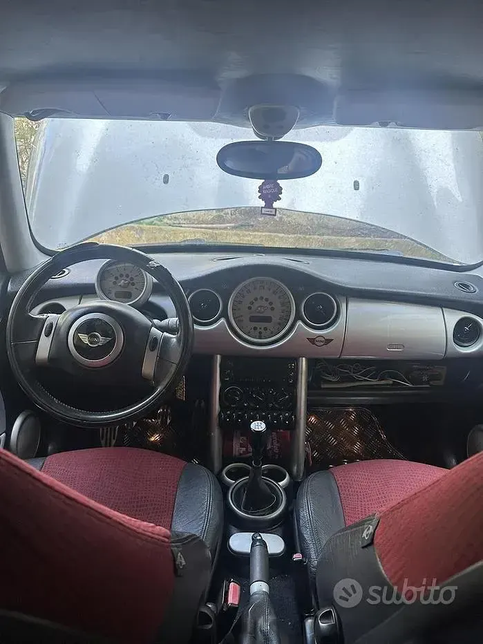 Usata Mini Cooper 116 CV (85 kW) 2002 Grigio Utilitaria