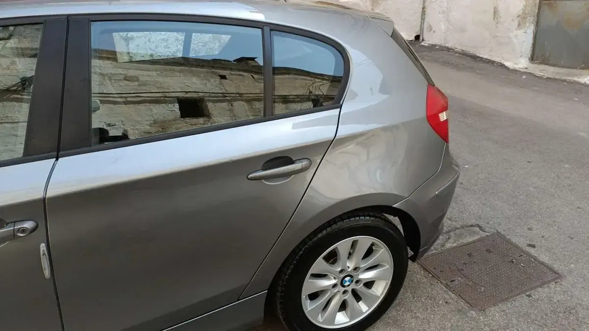 Usado BMW 116 116 HP (85 kW) 2010 Cinzento Citadino