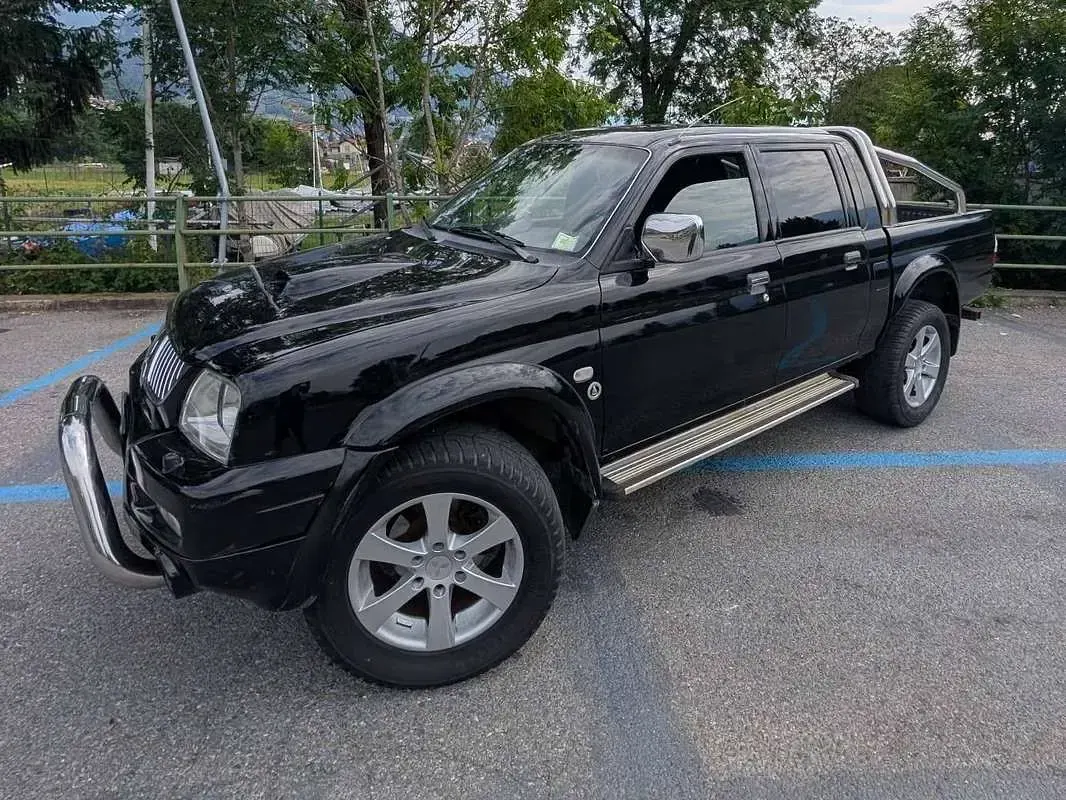 Usata Mitsubishi L200 Intense 136 CV (100 kW) 2006 Nero Pick-up