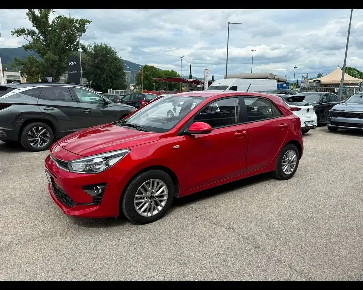 Usata Kia Rio Style 101 CV (74 kW) 2022 Berlina