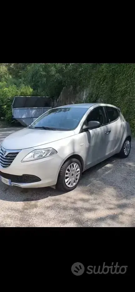Usata Lancia Ypsilon 69 CV (50 kW) 2013 Grigio Utilitaria