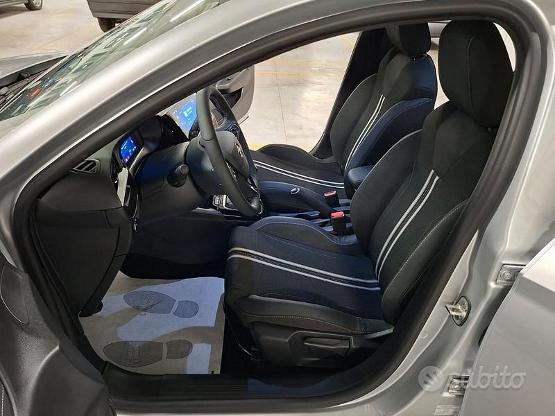 Nowe Opel Corsa 101 KM (74 kW) 2025 Szary Hatchback