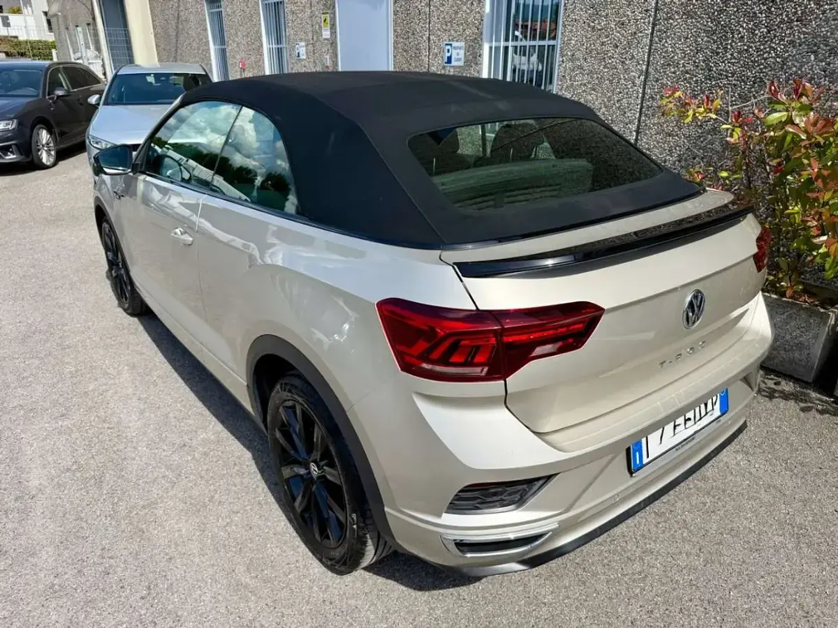 Usata VW T-Roc Cabriolet R-line 150 CV (110 kW) 2020 Grigio Cabrio