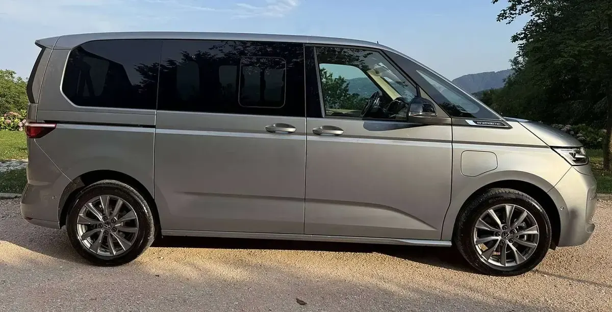 Usata VW Multivan Energetic 150 CV (110 kW) 2023 Grigio Monovolume