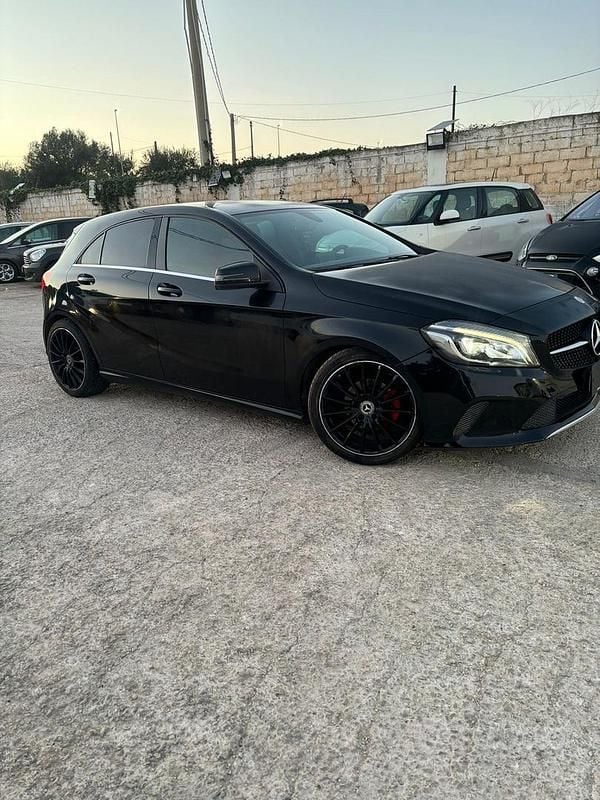 Usata Mercedes A180 Premium 108 CV (79 kW) 2016 Nero Berlina