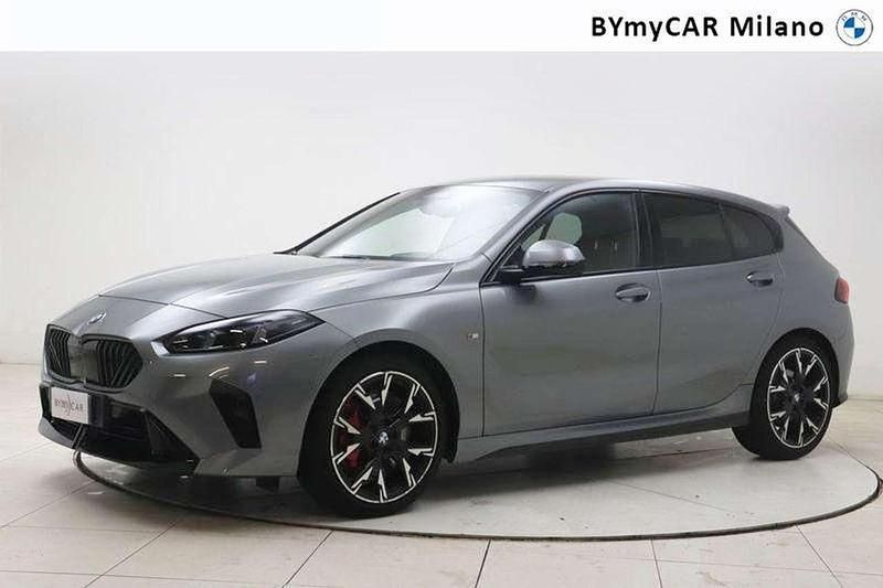 Skyscraper grey metallic Usata 2025 BMW 118 M Sport Due volumi | 35.000 € (Buon prezzo) - Immagine 1/3