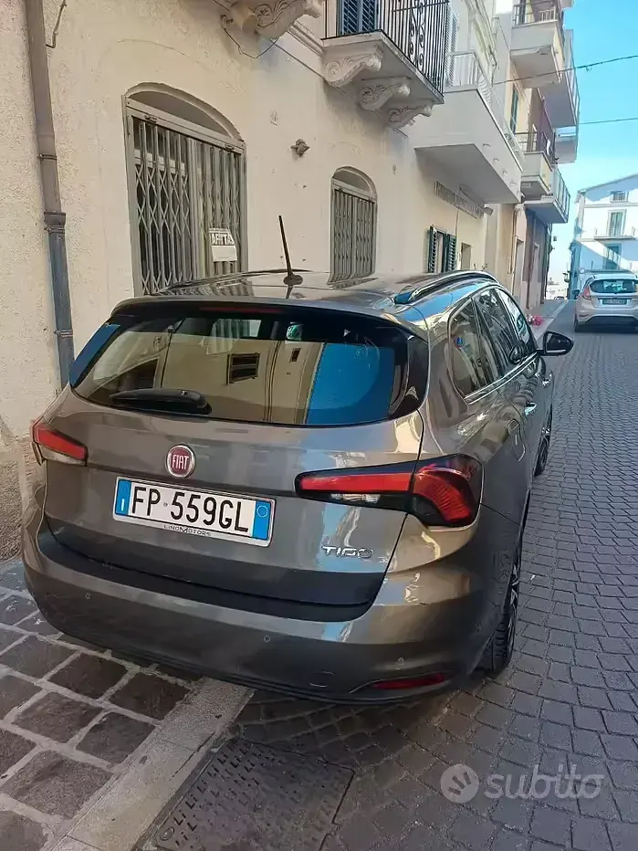 Usata Fiat Tipo 120 CV (88 kW) 2019 Grigio Station wagon