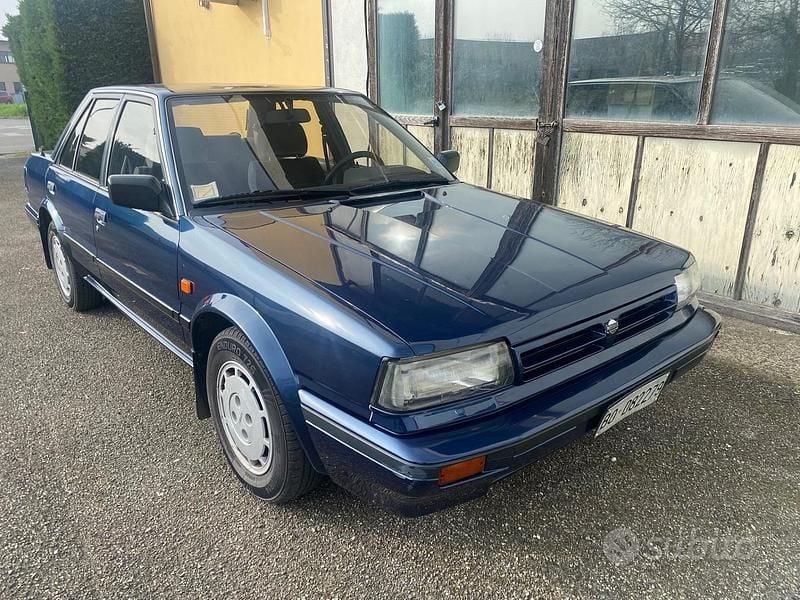 Usata Nissan Bluebird 140 CV (102 kW) 1989 Blu Berlina