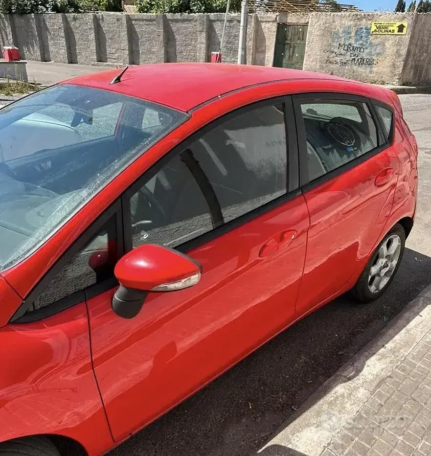 Usata Ford Fiesta 75 CV (55 kW) 2016 Rosso Utilitaria
