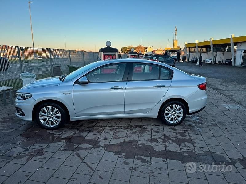 Grigio Usata 2016 Fiat Tipo Lounge Tre volumi | 5600 € (Super prezzo) - Immagine 1/4
