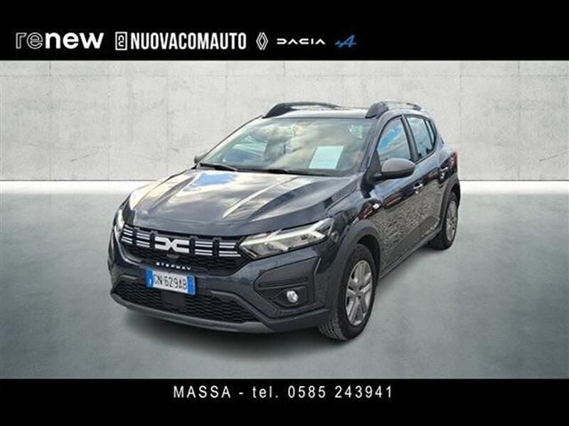Grigio scuro Usata 2023 Dacia Sandero Comfort Tre volumi | 11.900 € (Ottimo prezzo) - Immagine 1/4