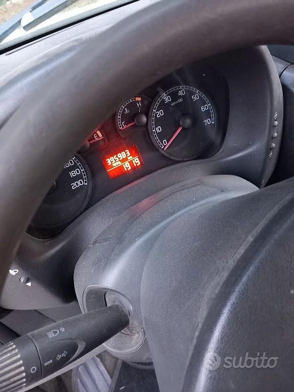 Usata Fiat Doblò 105 CV (77 kW) 2007 Monovolume