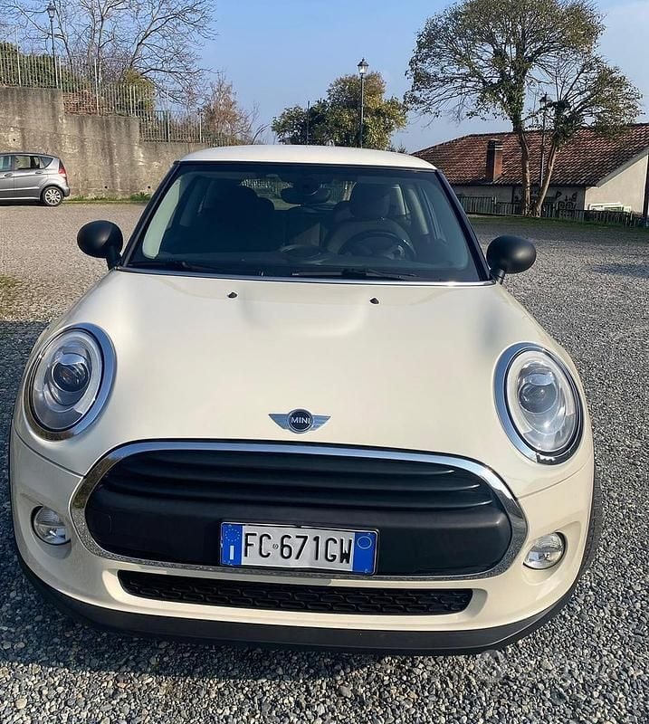 Usata Mini ONE 75 CV (55 kW) 2016 Utilitaria