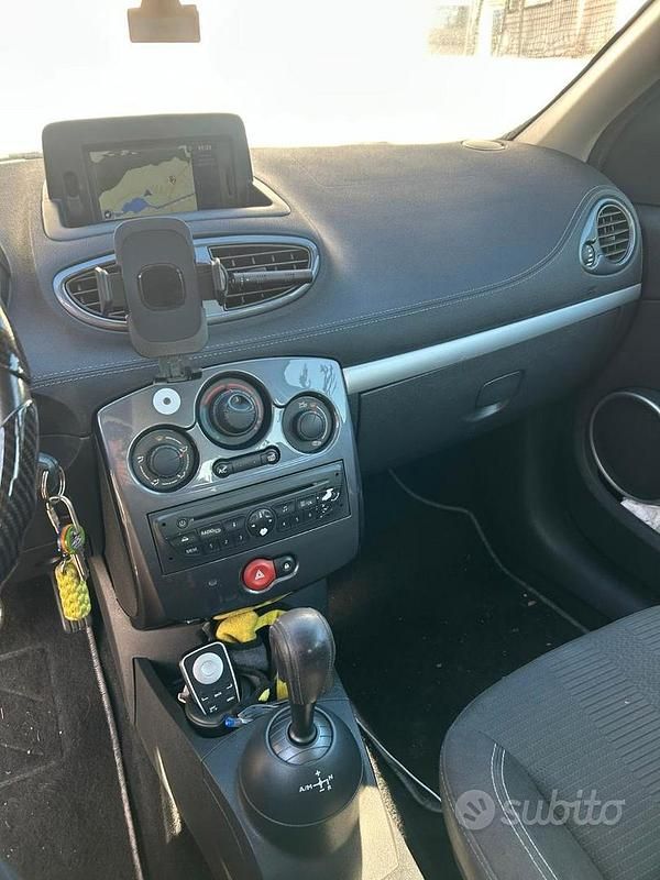 Usata Renault Clio II 2010 Rosso Berlina