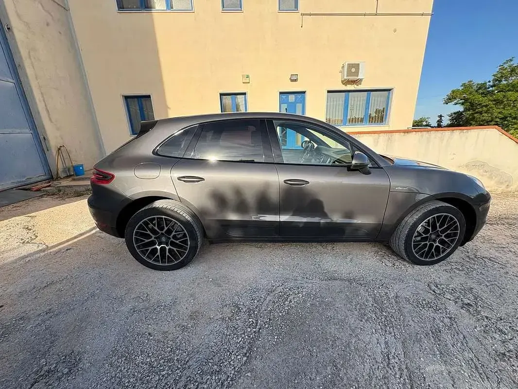 Usata Porsche Macan 250 CV (183 kW) 2017 Grigio SUV
