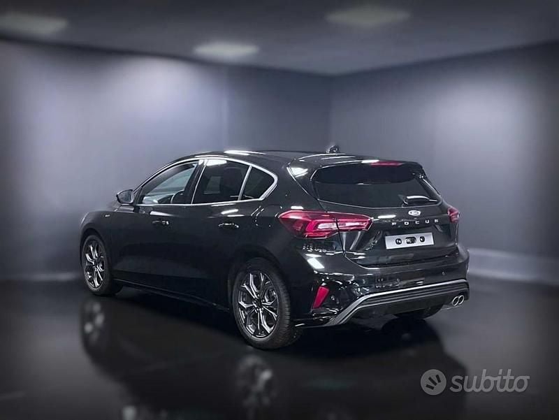 Usata Ford Focus ST-Line 116 CV (85 kW) 2024 Nero Berlina