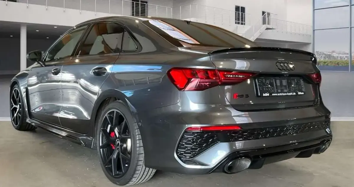 Usata Audi RS3 Ambiente 400 CV (294 kW) 2024 Grigio Berlina