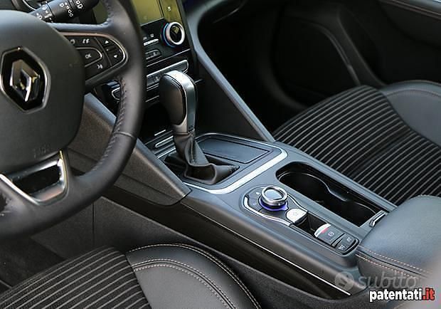 Usata Renault Talisman 160 CV (117 kW) 2018 Grigio Station wagon