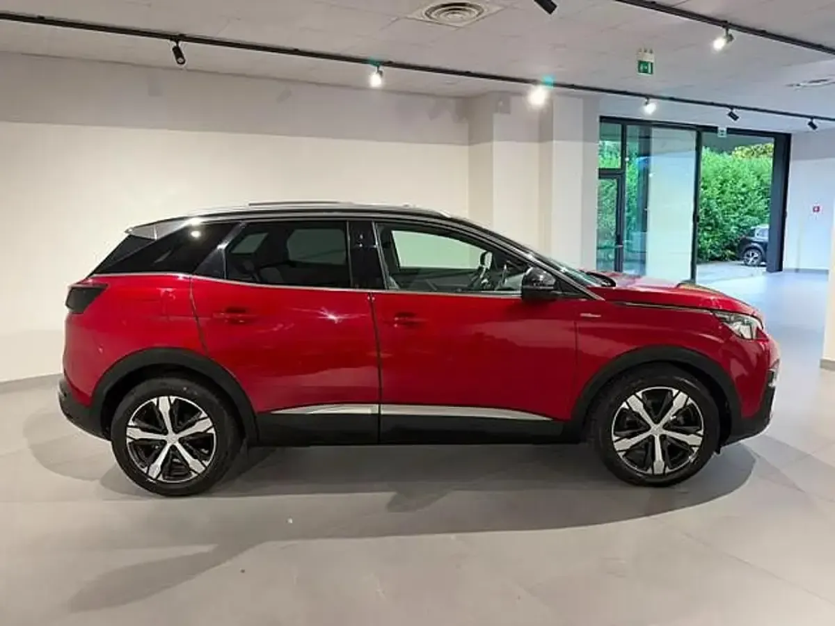Usata Peugeot 3008 GT-line 120 CV (88 kW) 2017 Rosso rubino SUV