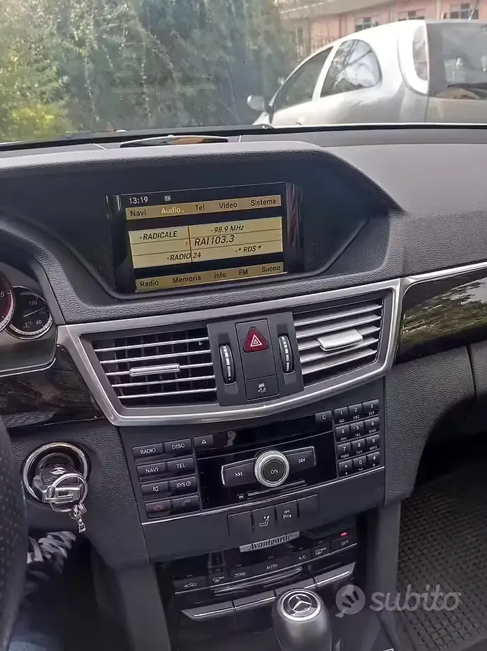 Usata Mercedes E220 AMG 95 CV (69 kW) 2011 Grigio Berlina